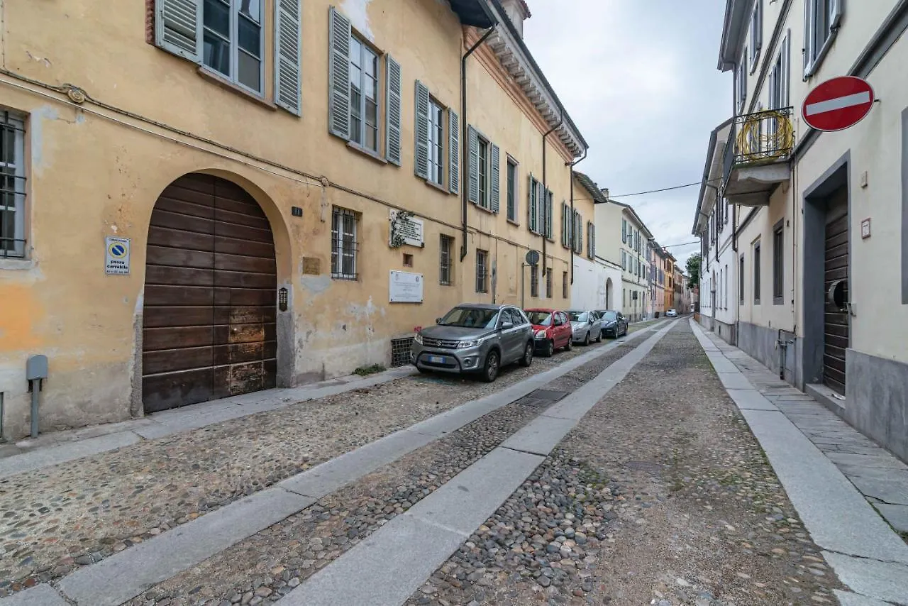 House Of Foscolo - Palazzo Cornazzani - By Host4U Apartment Pavia