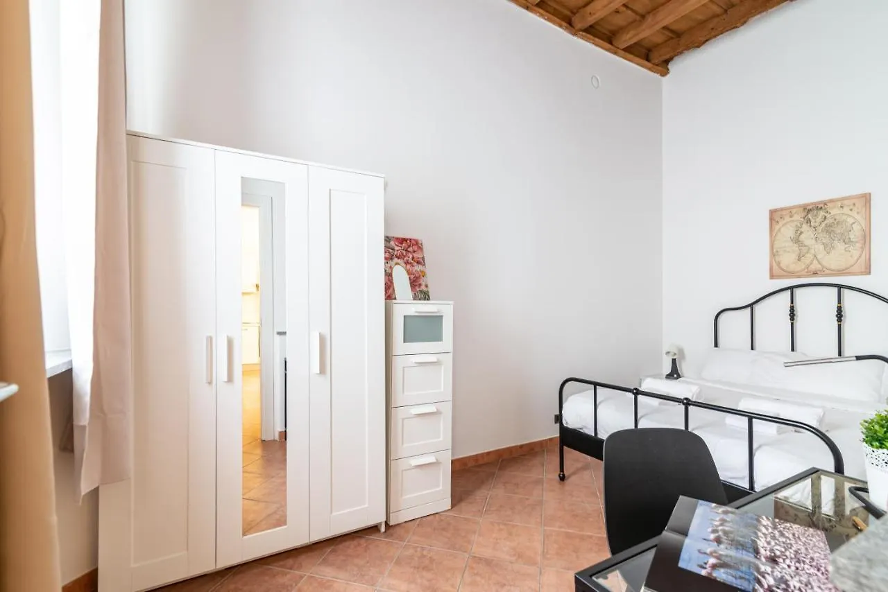 House Of Foscolo - Palazzo Cornazzani - By Host4U Apartment Pavia