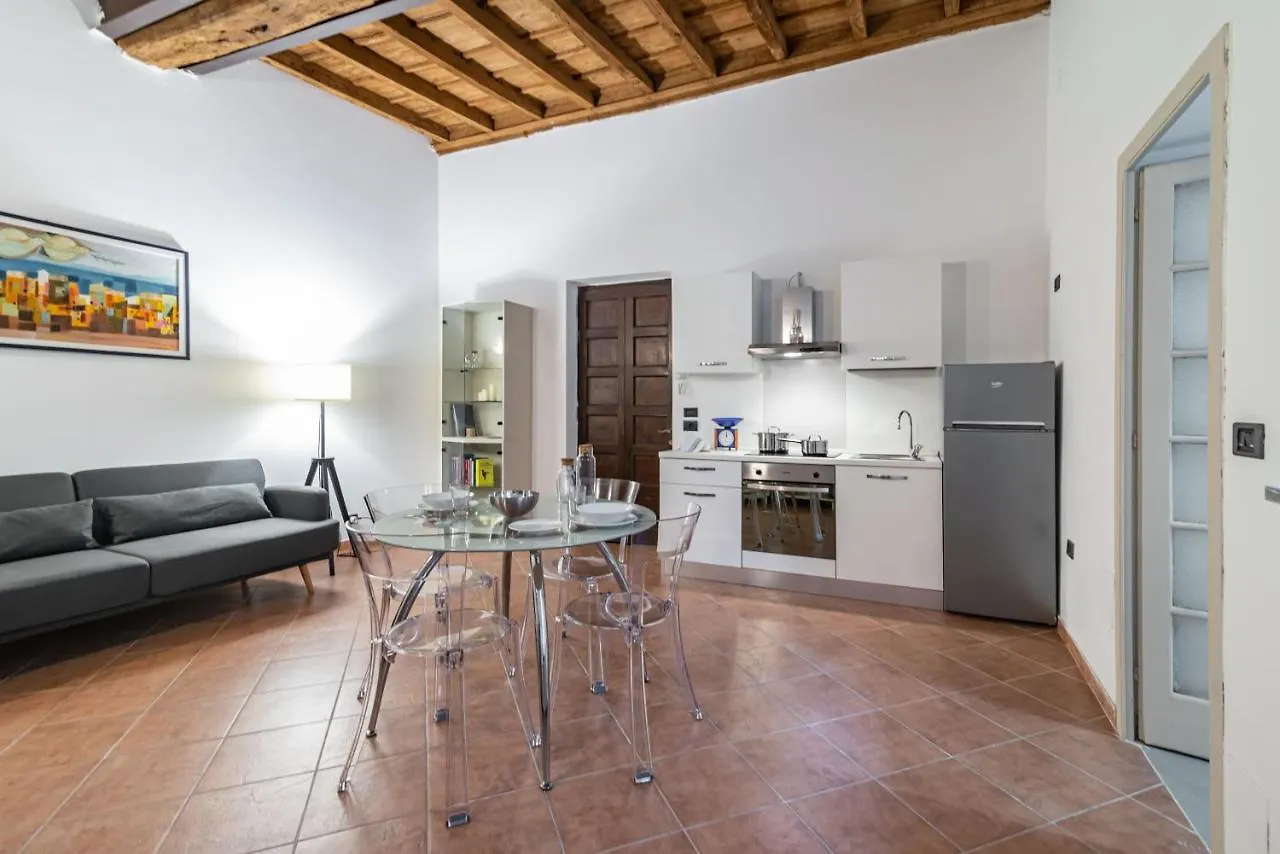 House Of Foscolo - Palazzo Cornazzani - By Host4U Apartment Pavia