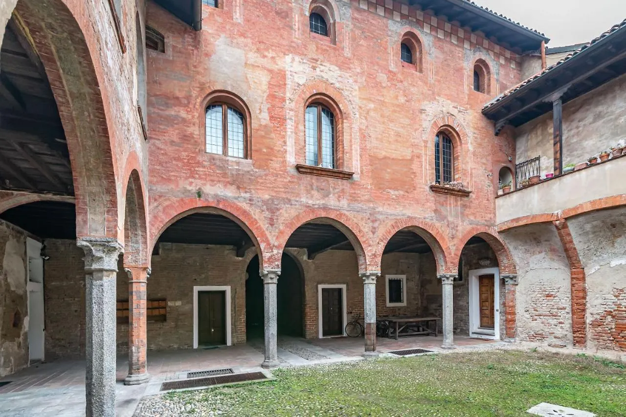 House Of Foscolo - Palazzo Cornazzani - By Host4U Apartment Pavia Italy