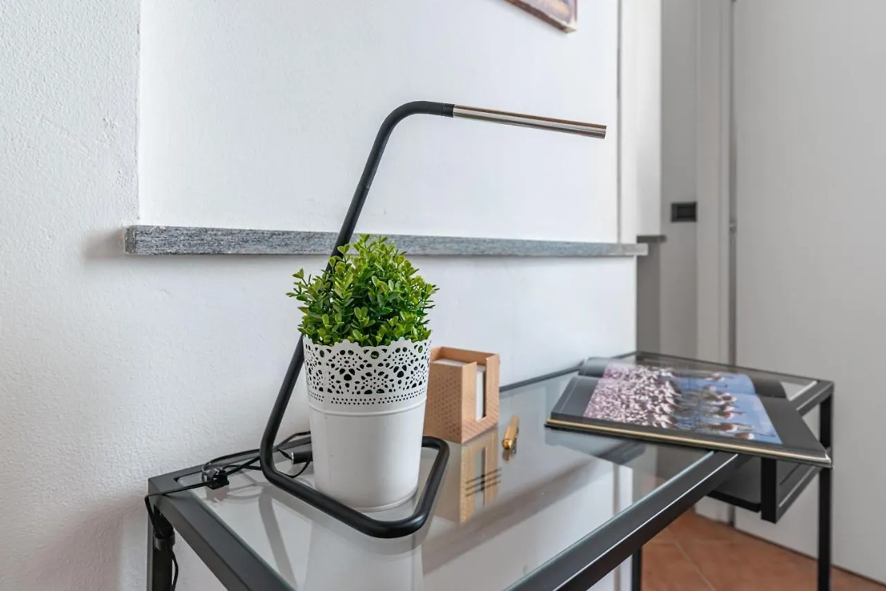 House Of Foscolo - Palazzo Cornazzani - By Host4U Apartment Pavia