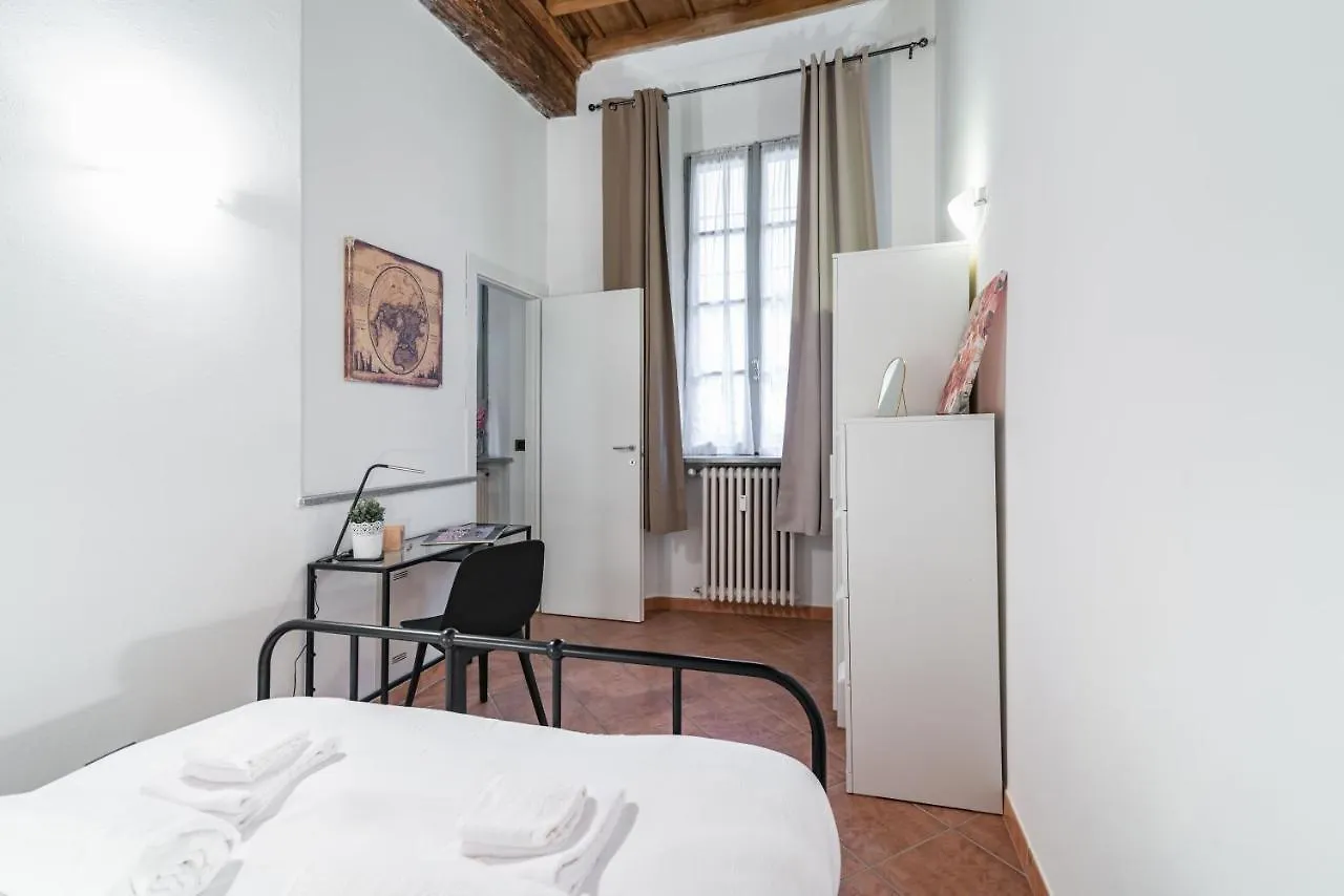 House Of Foscolo - Palazzo Cornazzani - By Host4U Apartment Pavia